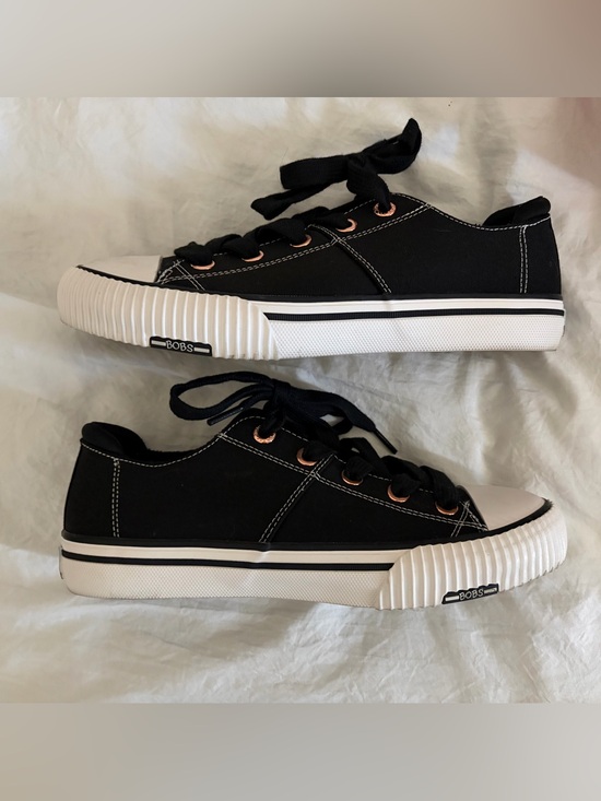 BOBS from Skechers Shoes - Skechers Women’s BOBs Arch Fit Utopia Arching Star Size 8